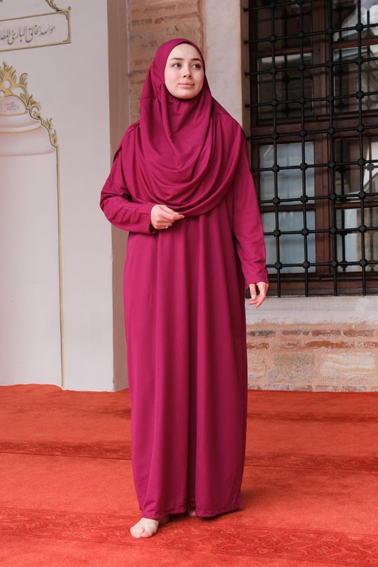 CANTALI TEK PARCA NAMAZ ELBISESI  Mürdüm