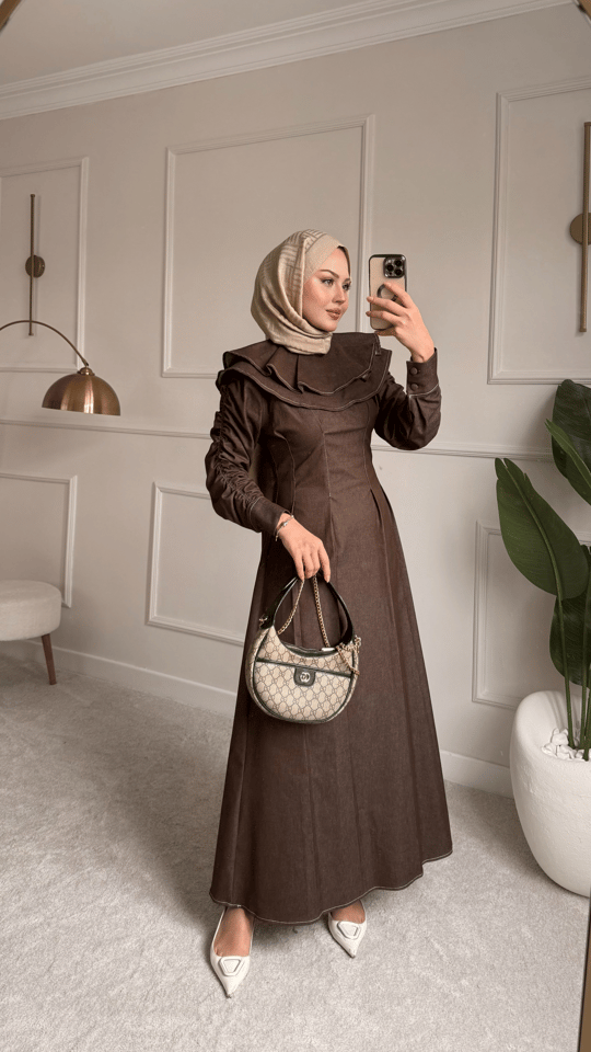 Dikiş İz Detay Pelerinli Kot Elbise Kahverengi