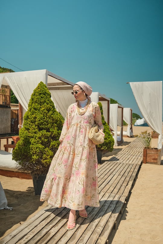 Gül Desenli Elbise Pembe