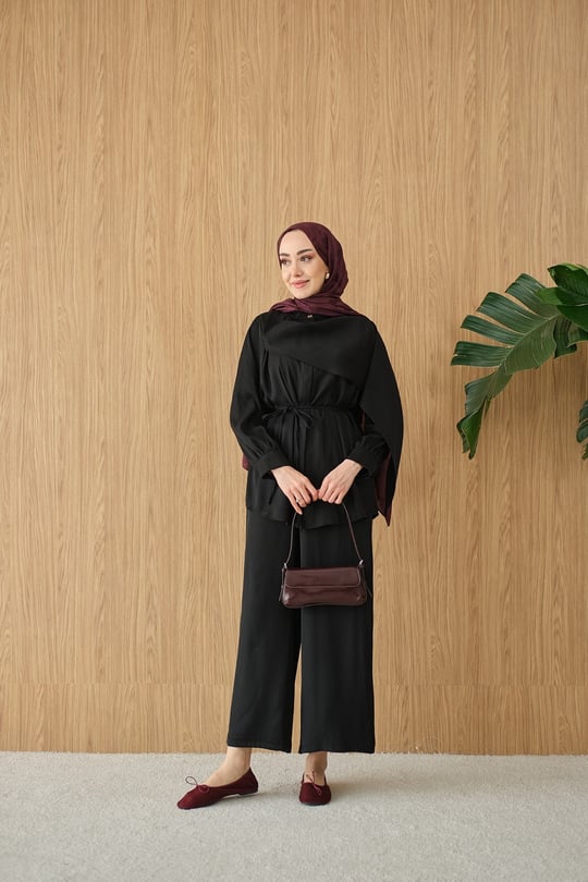 Gizli Düğme Detay Bel Bağlamalı Takım Siyah