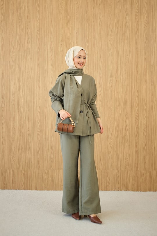 Gizli Düğme Detay V Yaka Takım Yeşil
