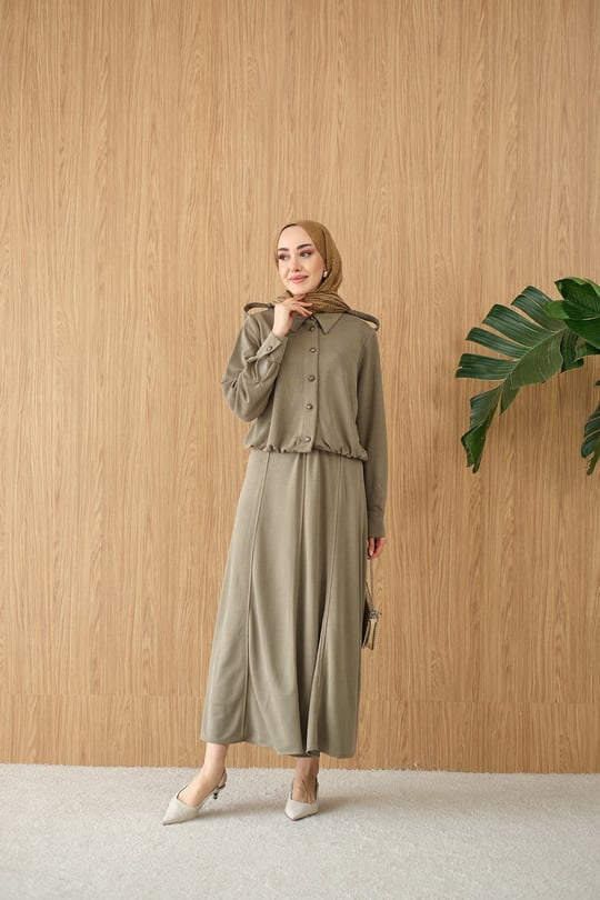 Gömlek Yaka Gümüş Düğme Detay Takım Yeşil