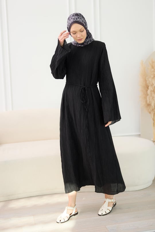 Kabartma Kumaş Vatkalı Elbise Siyah