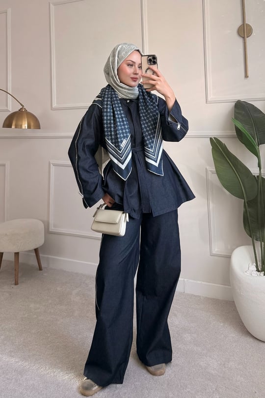 Kol Fermuar Detaylı Bel Bağlamalı Tek Düğmeli Takım Lacivert