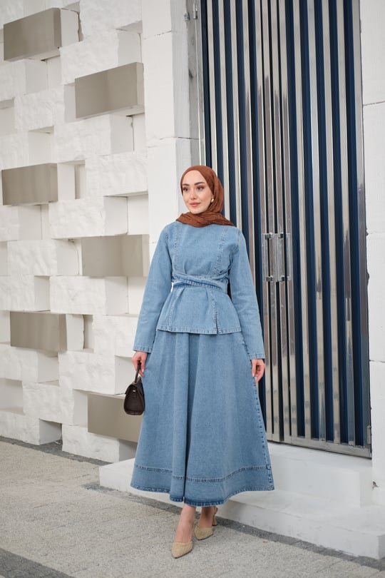 Önden Yırtmaçlı Beli Kemerli Takım Buz Mavi