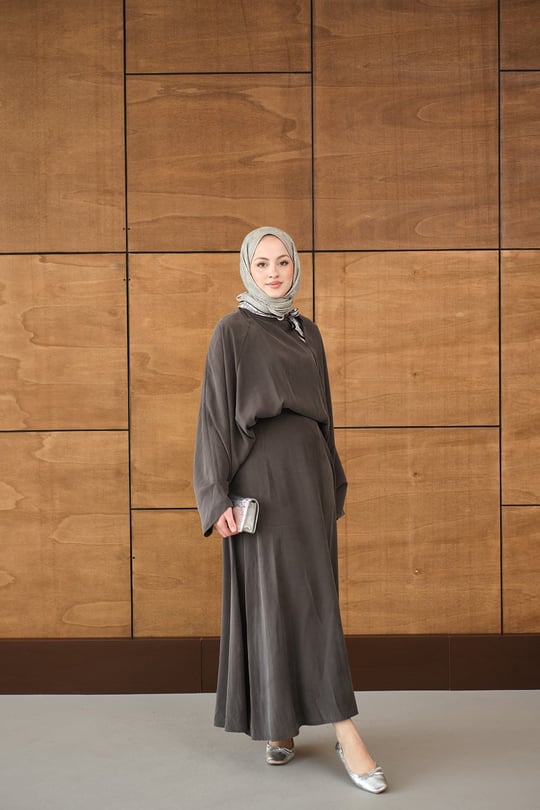 Pelerin Kol Yandan Fular Detaylı Takım Antrasit