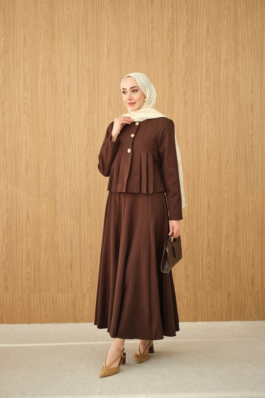 Pile Detaylı Gold Düğme Detay Etekli Takım Kahverengi