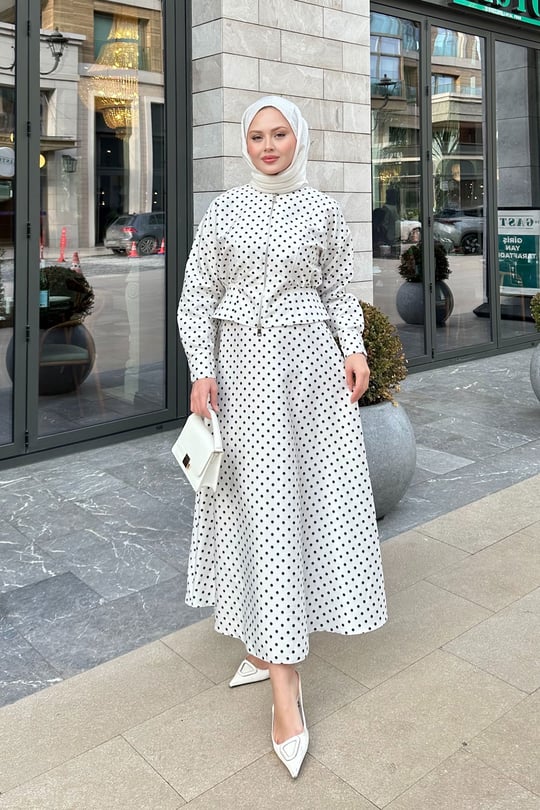 Puantiyeli Fermuarlı Etekli Takım Beyaz