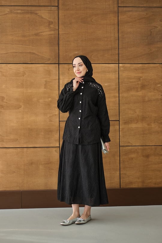 Twist işlemeli Brode Takım Siyah