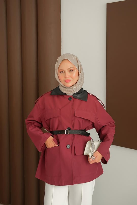 Yakası Deri Kemerli Kısa Ceket Bordo