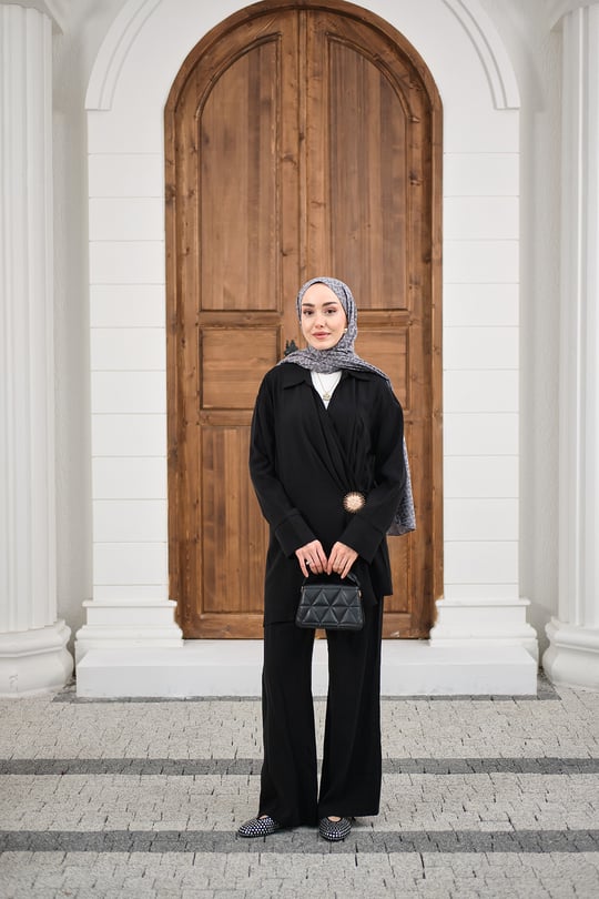 Yandan Bağlamalı Broş Detay Takım Siyah