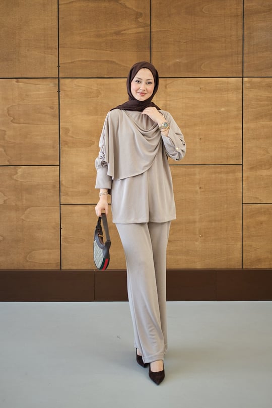 Yandan Düğme Detaylı Takım Krem