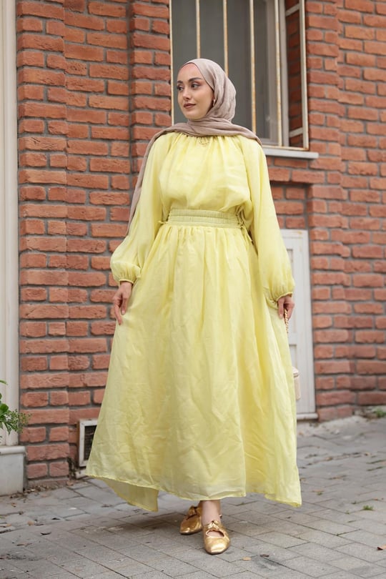 Yanları Püskül Detaylı Takım Sarı