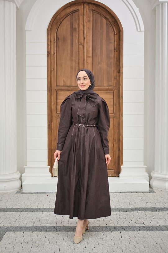 Yarım Düğmeli Yaka Bağlamalı Kemerli Balon Kol Elbise Kahverengi