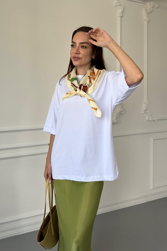Bisiklet Yaka Basic Tişört- BEYAZ