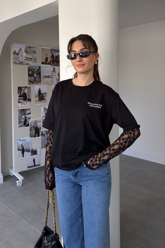 Kolu Dantel Detaylı Baskılı T-shirt- SİYAH