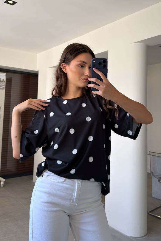 Vatkalı Oversize Puantiyeli Bluz- SİYAH