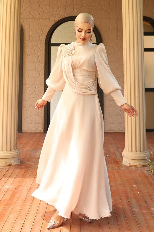 Broş Detaylı Kloş Yorgo İpek Tesettür Abiye Elbise KREM 1242