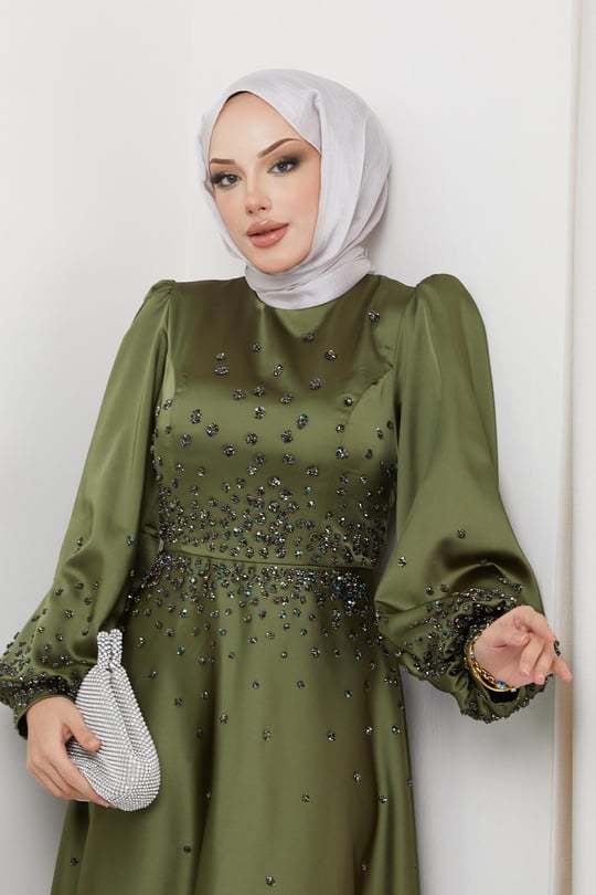 Önü ve Kolları Serpme Taş Detaylı Saten Abiye Elbise AÇIK YEŞİL 1658