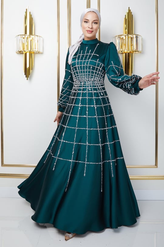 Önü ve Kolları Taş ve Pul Bezeli Kloş Saten Tesettür Abiye Elbise YEŞİL 1675