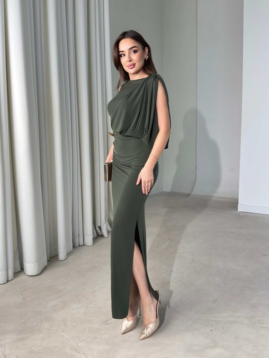 Tek Kol Asimetrik Drape Detaylı Aksesuarlı Yandan Yırtmaçlı Haki Declan Kadın Elbise 26Y416