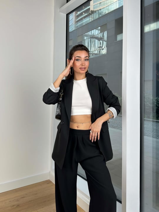 Önü Düğme Kapamalı Human Kadın Siyah Blazer Ceket 24Y139