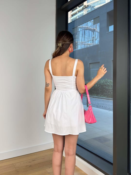 Kalın Askılı Göğüs Kısmı Bağlamalı Vitle Beyaz Kadın Mini Elbise 25Y338