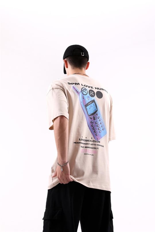 Love Hurts Sırt Baskılı Oversize Tişört Taş Rengi