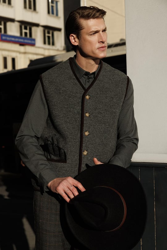 Erkek V Yaka Astarı Desenli Yün Yelek K.Füme