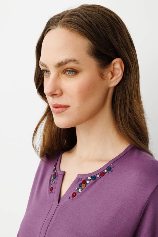 Kadın Açma Yaka Nakış İşlemeli Penye Bluz Lila