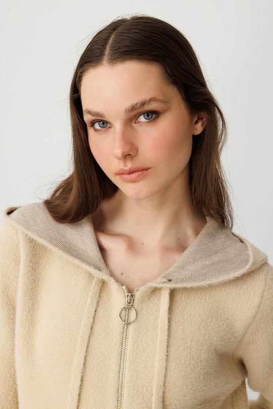 Kadın Kapüşonlu Cebi Metal Düğmeli Afrodit Triko Kaban Bej