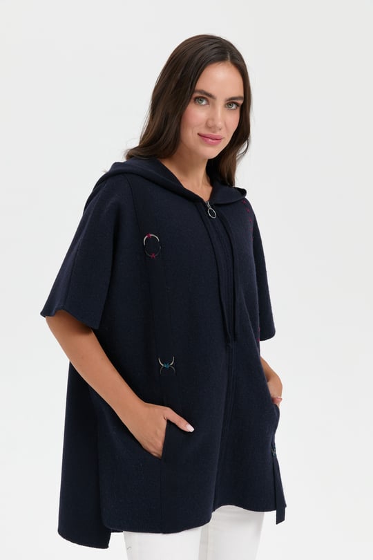 Kadın Kapüşonlu Önü Keçe İşlemeli Fermuarlı Yün Panço K.Lacivert