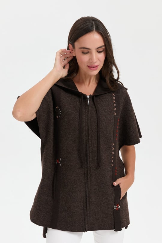 Kadın Kapüşonlu Önü Keçe İşlemeli Fermuarlı Yün Panço K.Kahve
