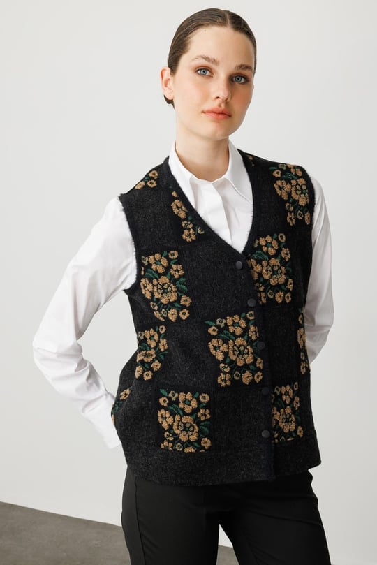 Kadın Pıtırcık Çiçekli Patchwork Keçe Yün Yelek Siyah_V.Camel