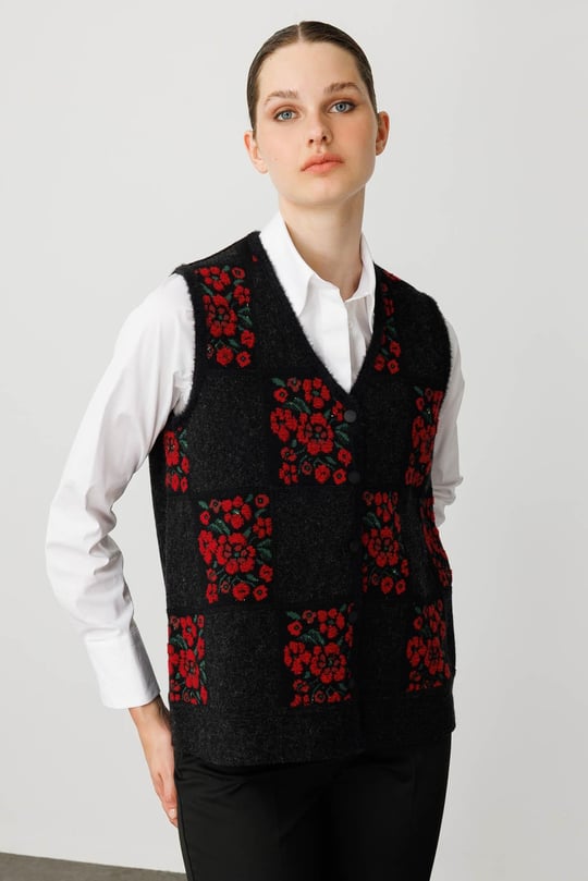 Kadın Pıtırcık Çiçekli Patchwork Keçe Yün Yelek Siyah_K.Kırmızı