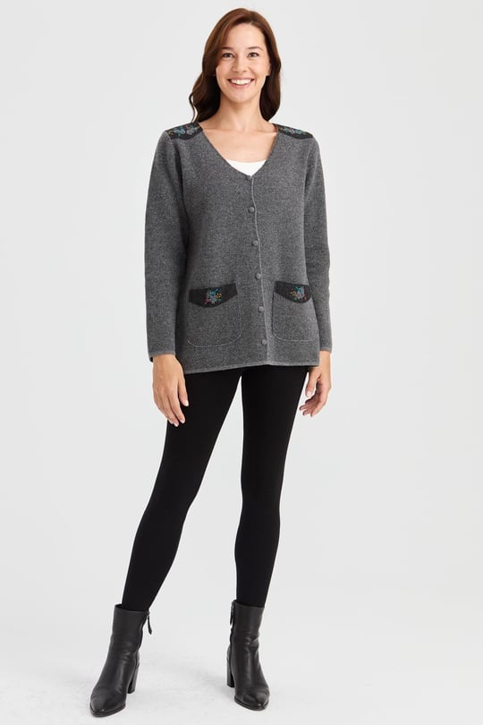 Kadın V Yaka Omzu ve Cebi Keçe İşlemeli Yün Ceket Füme