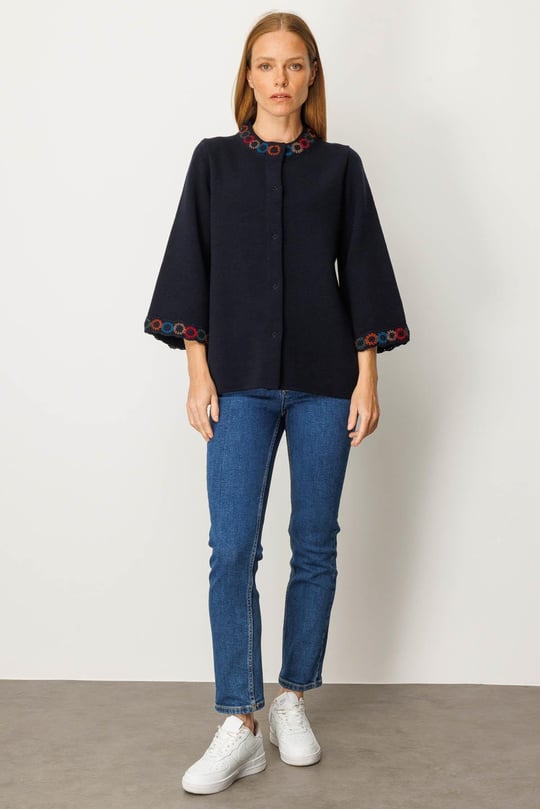 Kadın Yakası ve Kol Ağzı Tığlamalı Kısa Yün Ceket K.Lacivert