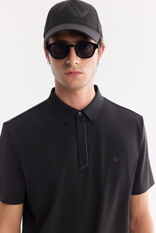 Siyah Kıvrılmaz Polo Yaka Kırışmaz Hızlı Kuruyan Teknik Kumaş T-Shirt