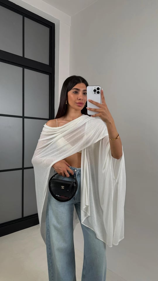 Beyaz Md Muadil Tasarım Triko Pelerin GAUS-01185