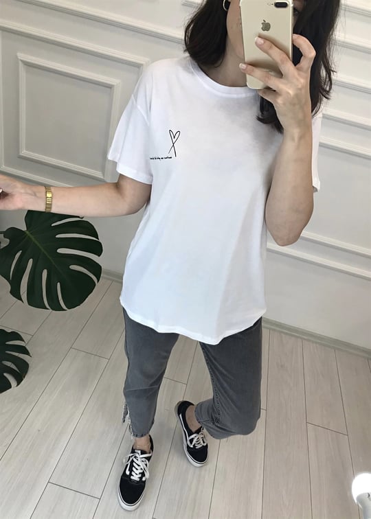 BEYAZ KALPLİ TSHIRT 