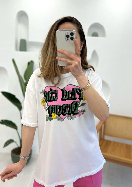 BEYAZ ÖNU PEMPE BASKILI TSHIRT