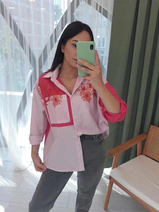 PEMBE 3111 İŞLEMELİ GÖMLEK