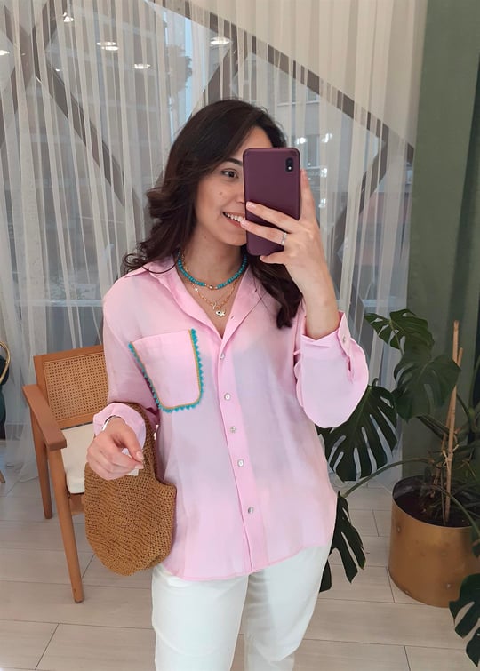 PEMBE CEP DETAY GÖMLEK 