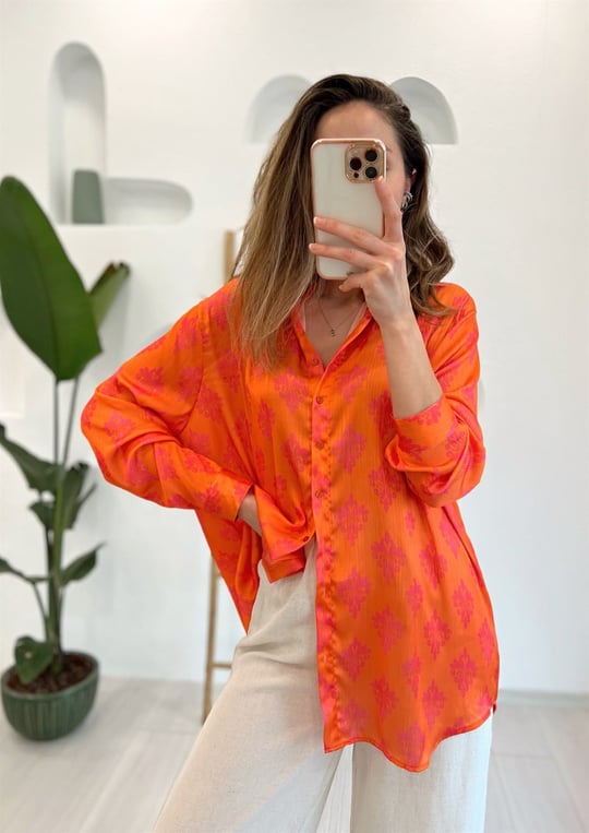 PEMBE DESENLİ GÖMLEK