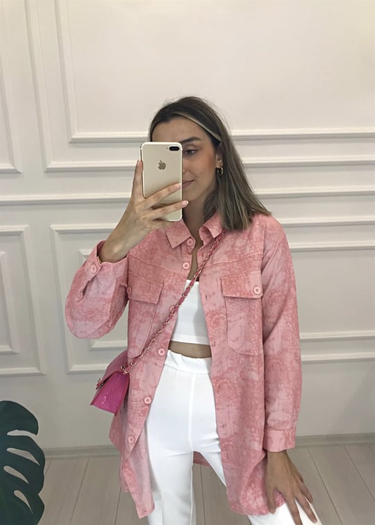 PEMBE GÖMLEK