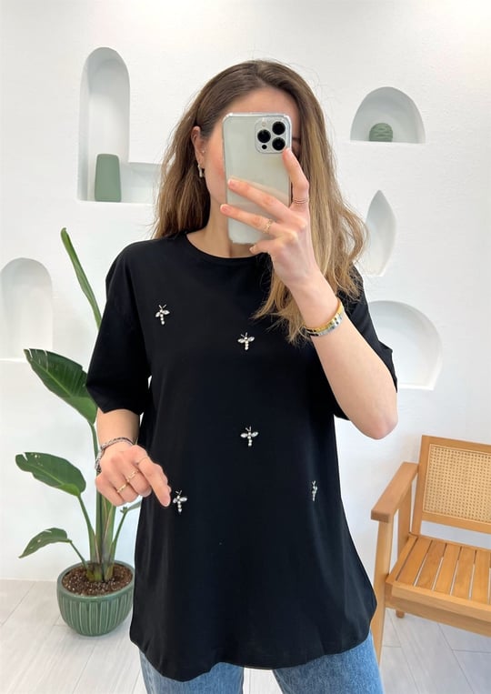 SİYAH ÖNÜ TAŞ TSHIRT