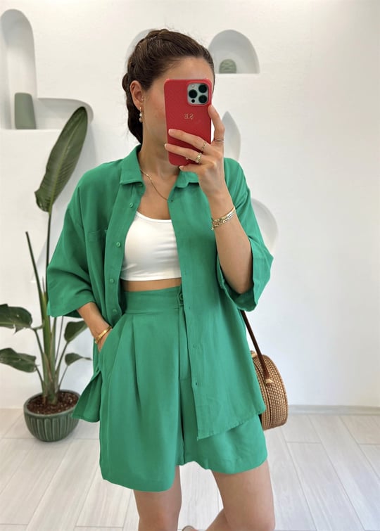 YEŞİL PİLİLİ ŞORT
