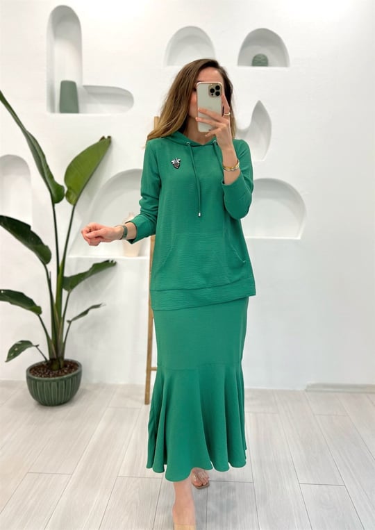 BENETTON BROŞLU ETEKLİ TAKIM