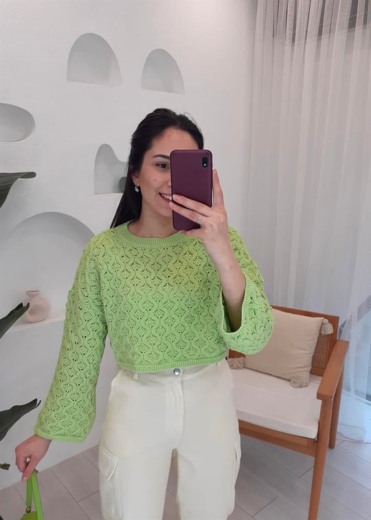 ELMA YEŞİLİ KABARTMA DESEN TRİKO KAZAK