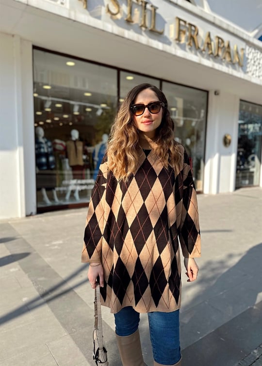 KAHVE BAKLAVA DESEN TRİKO KAZAK